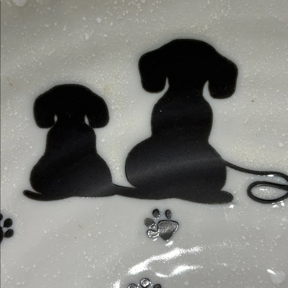 Kafuh Japan Stoneware Dog Plate — Paw Print Design — 8.25” — Size M